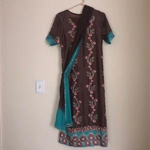 Pakistani dress for women (good condition)